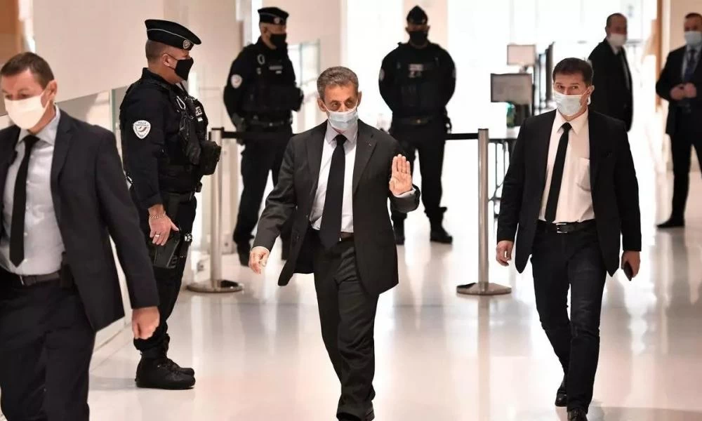 Ξανά στο σκαμνί ο Σαρκοζί - “Αχρειότητες” λέει ο Γάλλος Πρόεδρος